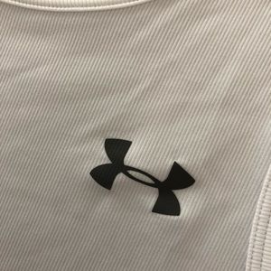 UNDERARMOUR tank top